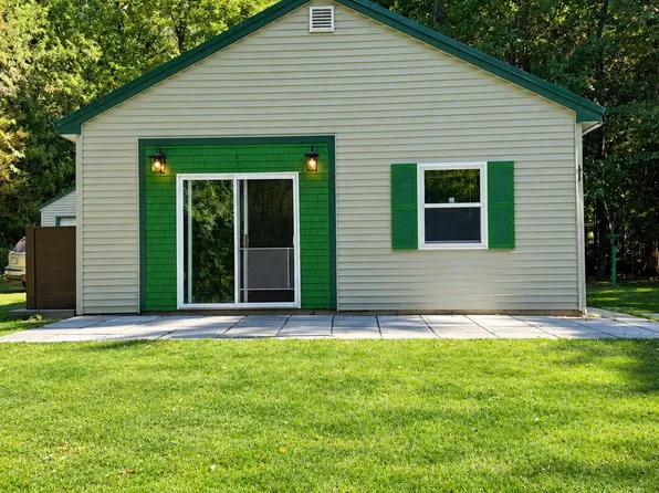 16 Wyman Road, Clinton, ME 04927