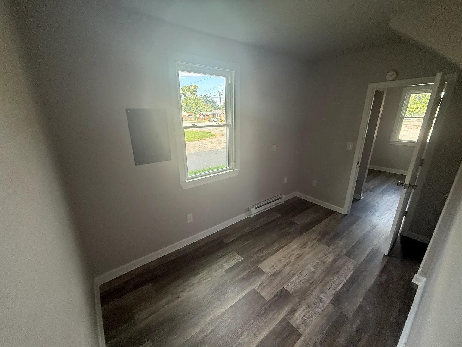 3 bed, 1.5 bath, 2052 sqft, $1,735 — Photo 4