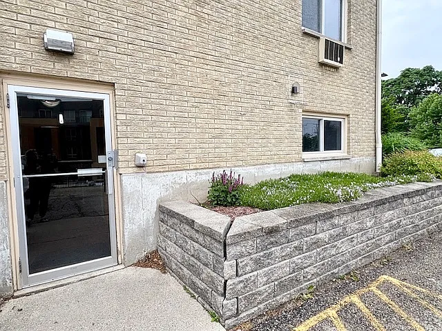 1667 Capital Ave — Photo 8