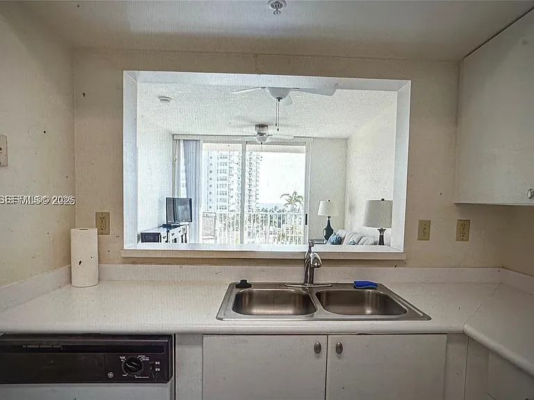 3020 NE 32nd Ave #817 — Photo 11