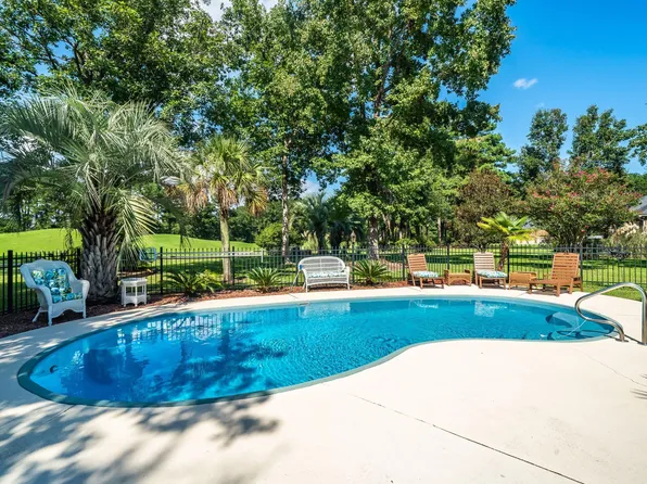 697 Hamlet Cir, Goose Creek, SC 29445