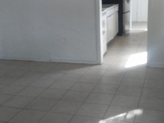 5th image of 722 N New Hampshire Ave