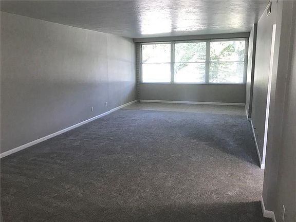 4th image of 677 Royal Palm Blvd
