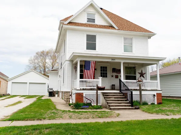 205 SE Jackson St, Greenfield, IA 50849