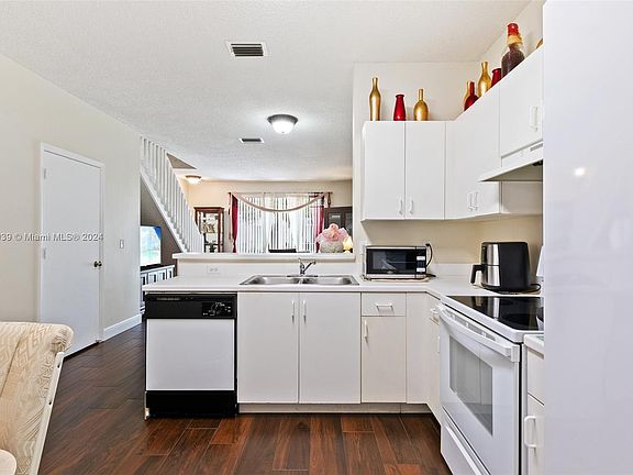 3rd image of 2143 Madeira Dr #0