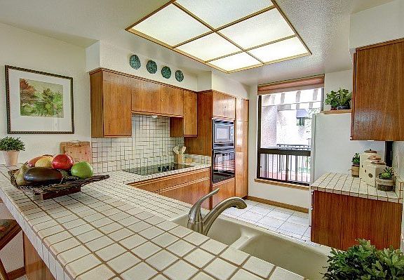 5th image of 69-1035 Keana Pl APT 312