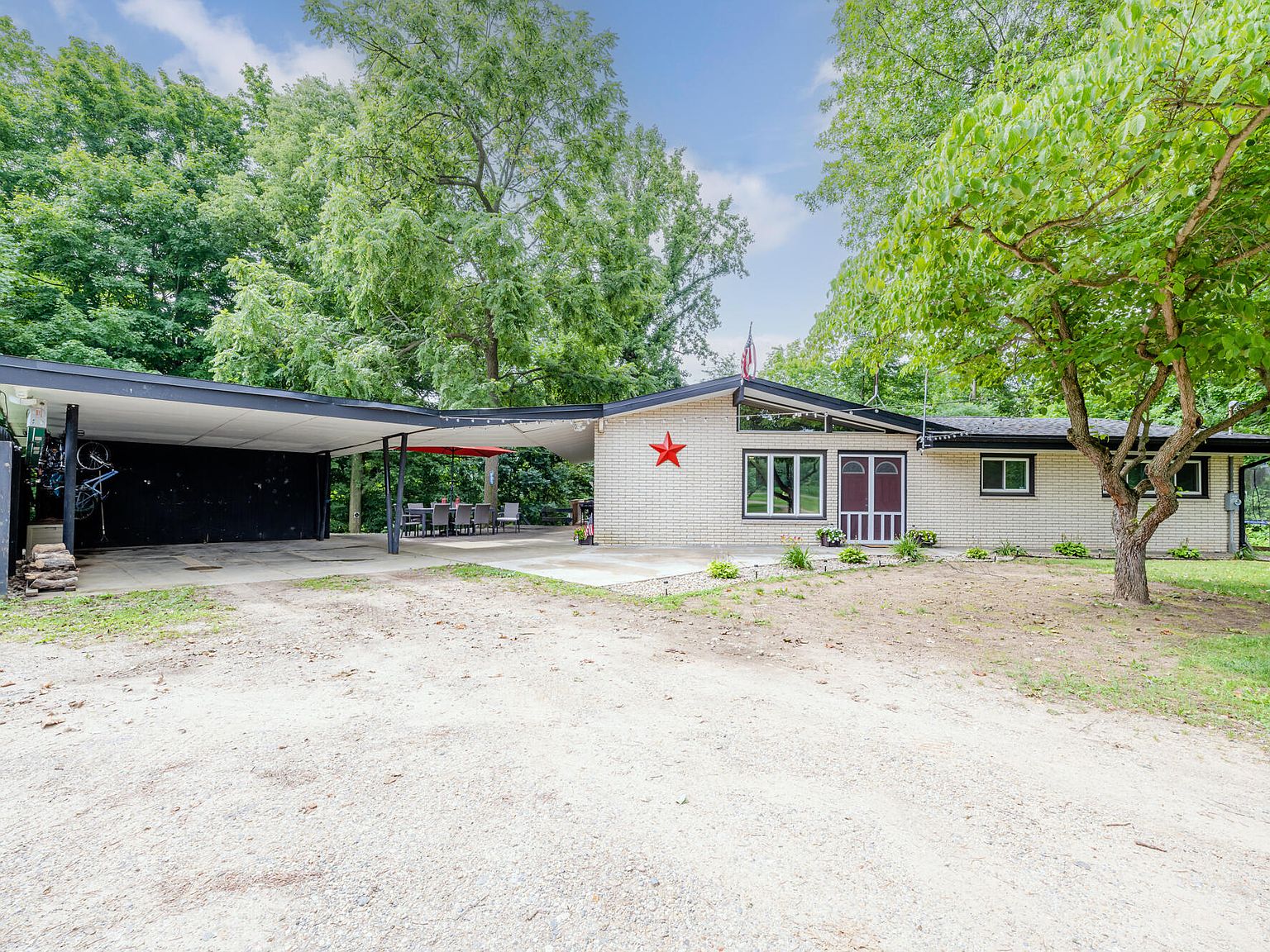 4768 Hipps Hollow Rd, Eau Claire, MI 49111 Zillow