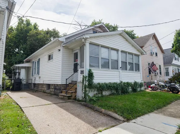 506 Dewey St, Sandusky, OH 44870