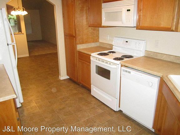 3rd image of 112 Cottonwood Dr