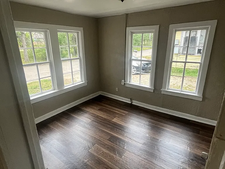 302 W Shelby St — Photo 4
