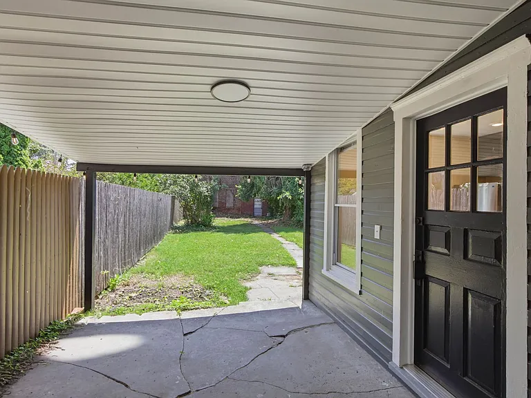642-644 Walnut St — Photo 5