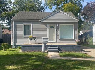 4196 Gloria St, Wayne, MI 48184