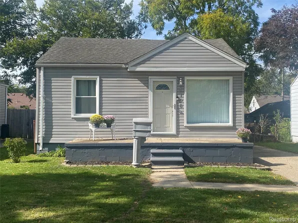 4196 Gloria St, Wayne, MI 48184