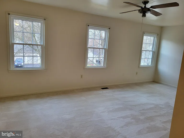 279 Terrie Dr — Photo 19