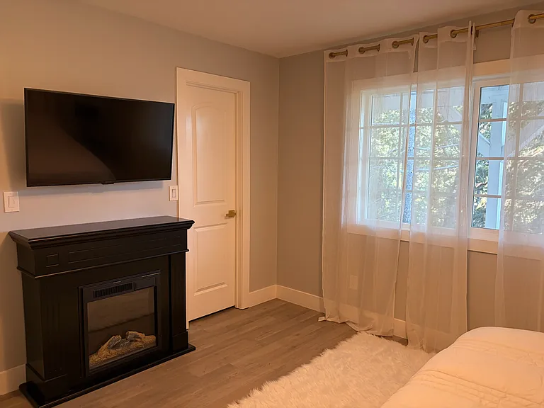 805 E Victoria Ct — Photo 9