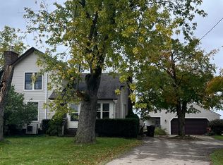9700 Mohrle Rd, Fowlerville, MI 48836