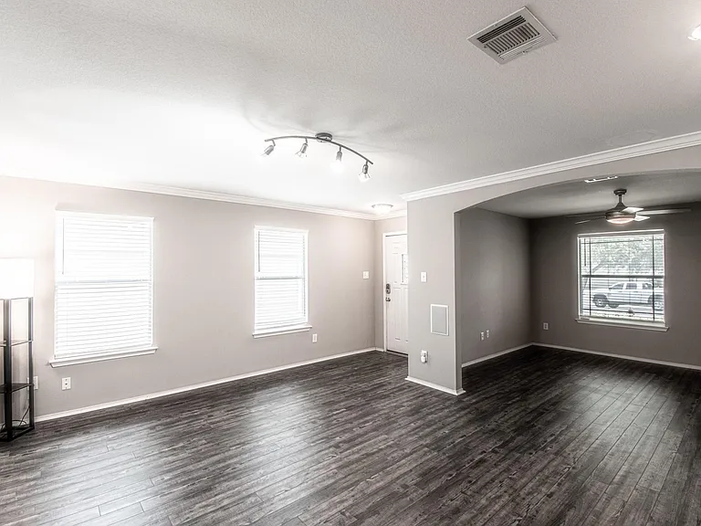 180 Onyx Lake Dr — Photo 6