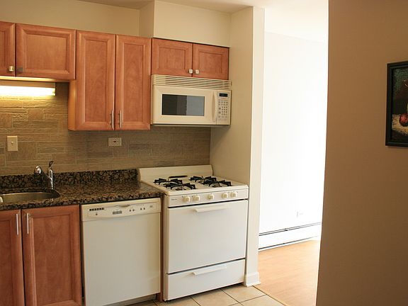 4th image of 3100 Bayside Dr Unit 5