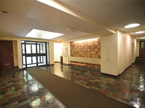 5th image of 25 Stewart Pl APT 412