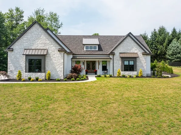 8484 Ivy Hill Dr, Youngstown, OH 44514