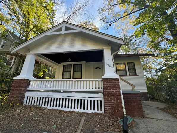 1906 11th St #A, Moline, IL 61265