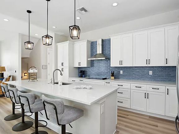 5th image of 130 Fairweather Ln