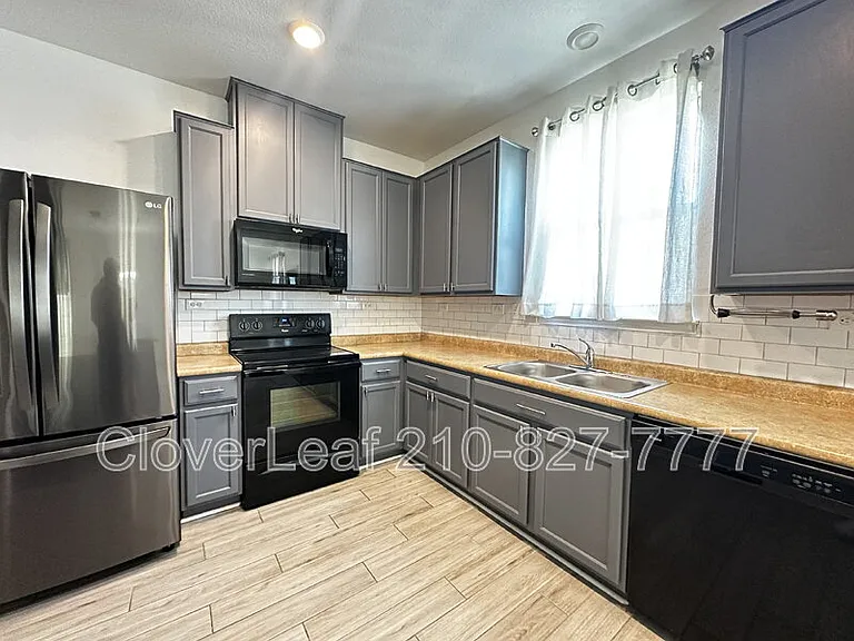 2606 Bluff Xing — Photo 9