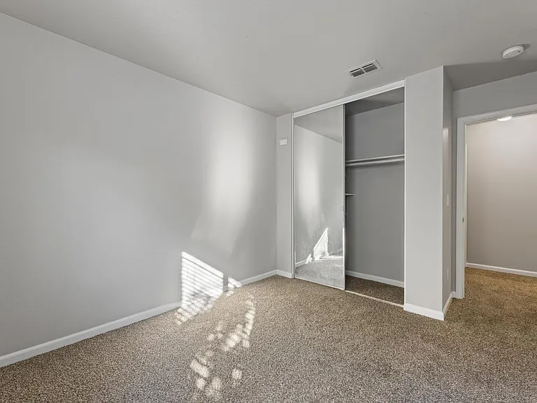 4866 Canfield Cir — Photo 9