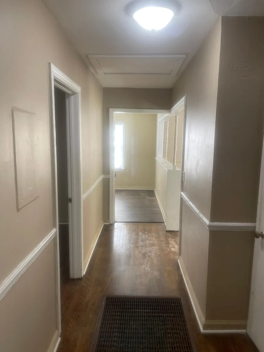 Hallway - 1825 18th Ave E