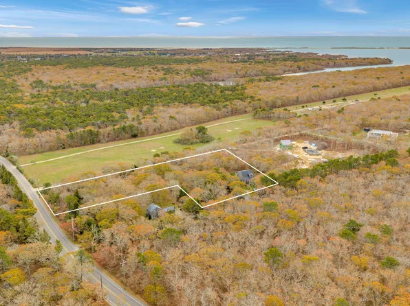 114 Meetinghouse Way, Edgartown, MA 02539