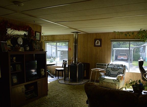 4th image of 1050 Howard St Trailer 21