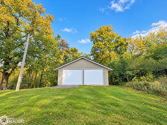3rd image of 3095 Caron Dr