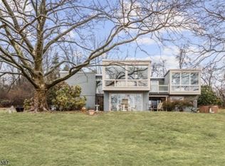 6 Cedar Ridge Rd, Lebanon, NJ 08833