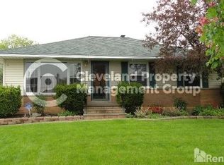 5370 Roland Dr, Garfield Heights, OH 44125