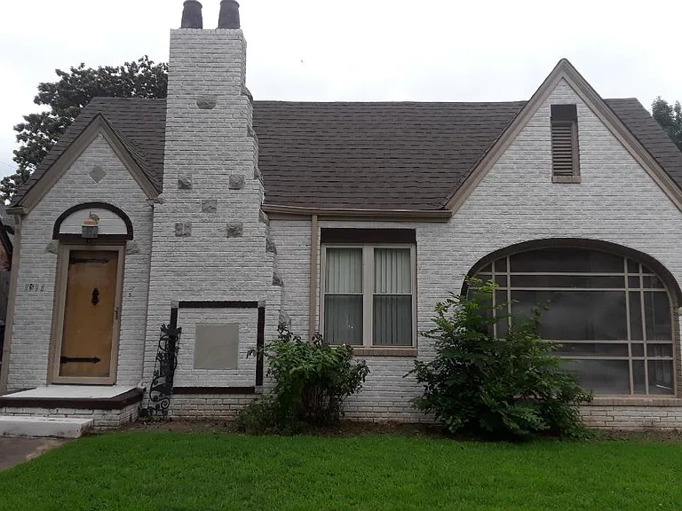 1311 S Indian Ave — Photo 1