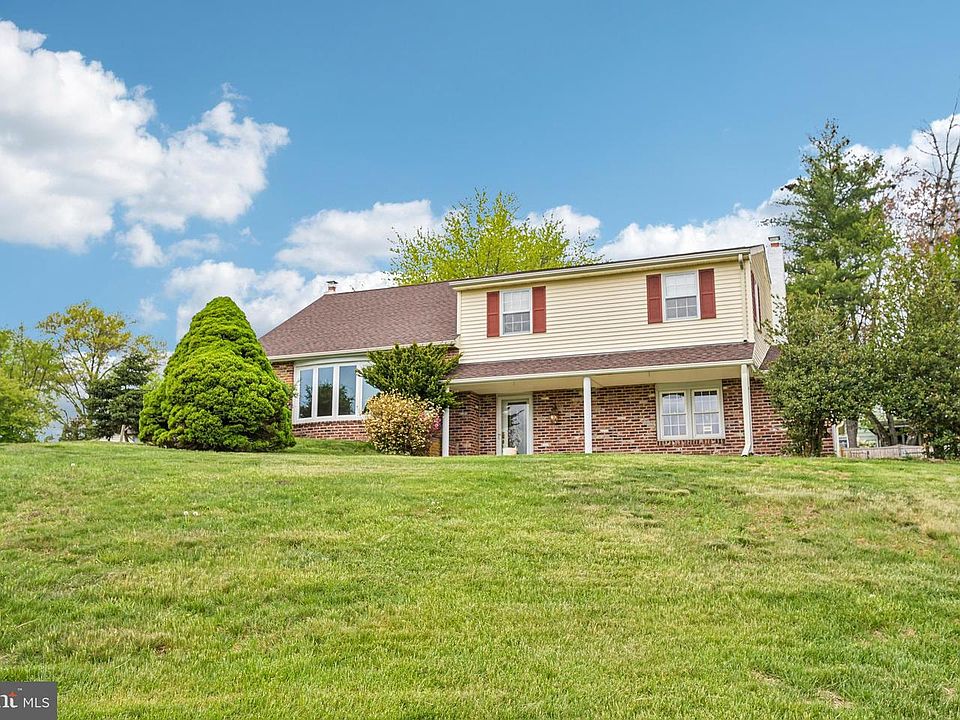 1st image of 77 Wren Dr