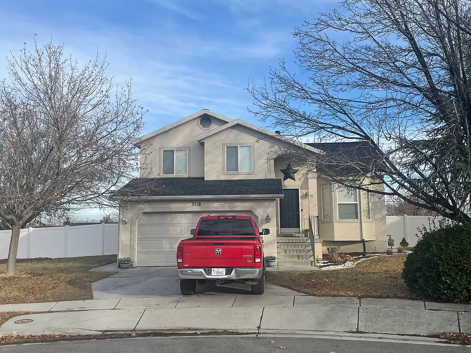 3518 S Moon Beam Bay