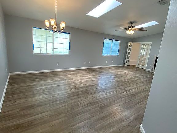 5th image of 1465 Broadway St