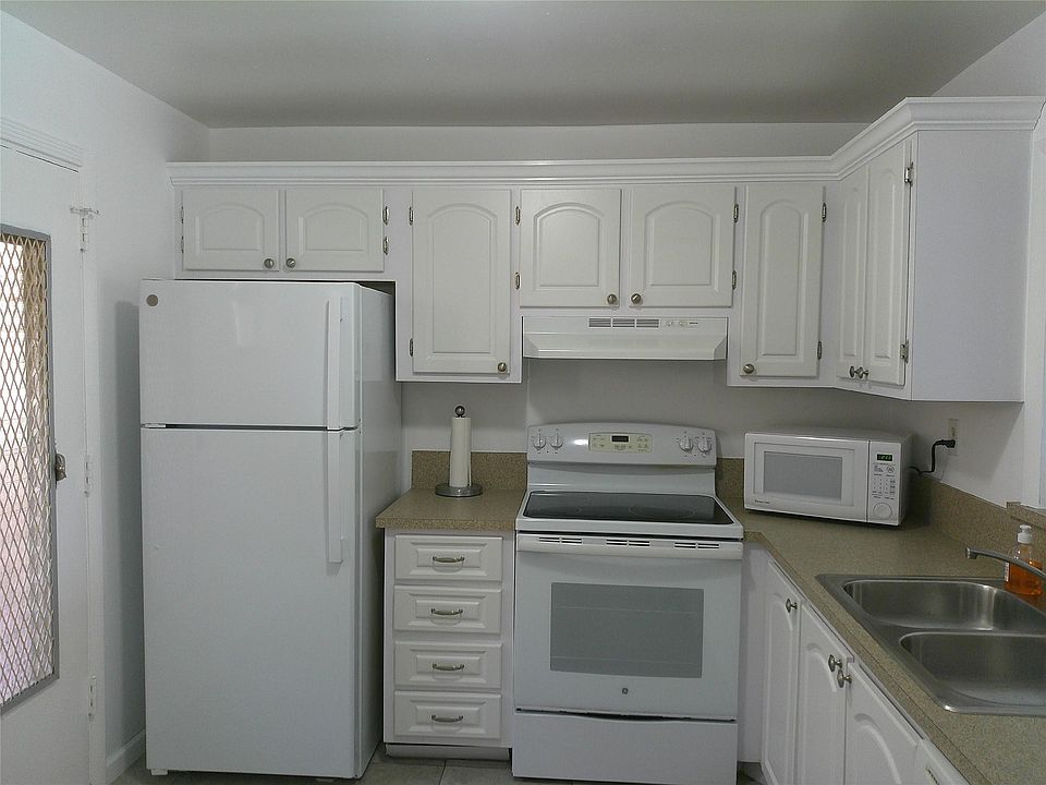 1st image of 410 NW 68th Avenue #411