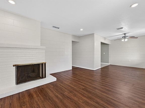 5th image of 3009 Howe Ave
