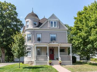 7 Waban St #3, Wellesley, MA 02482