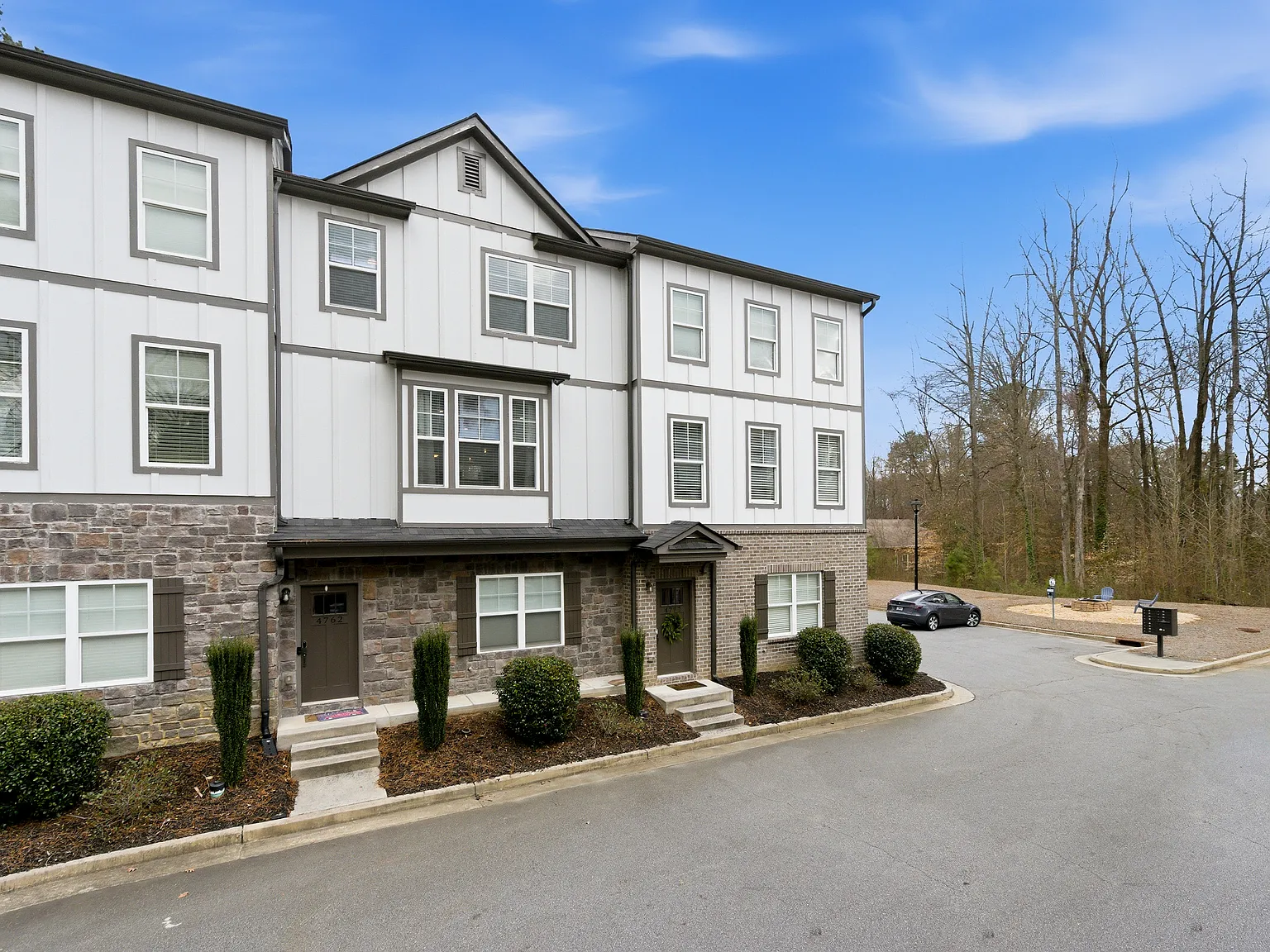 4 bed, 3.5 bath, 1878 sqft, $2,850 — Photo 4