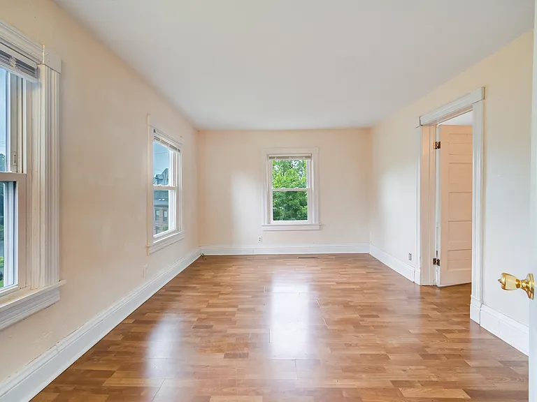 4 Underwood St #2 — Photo 1