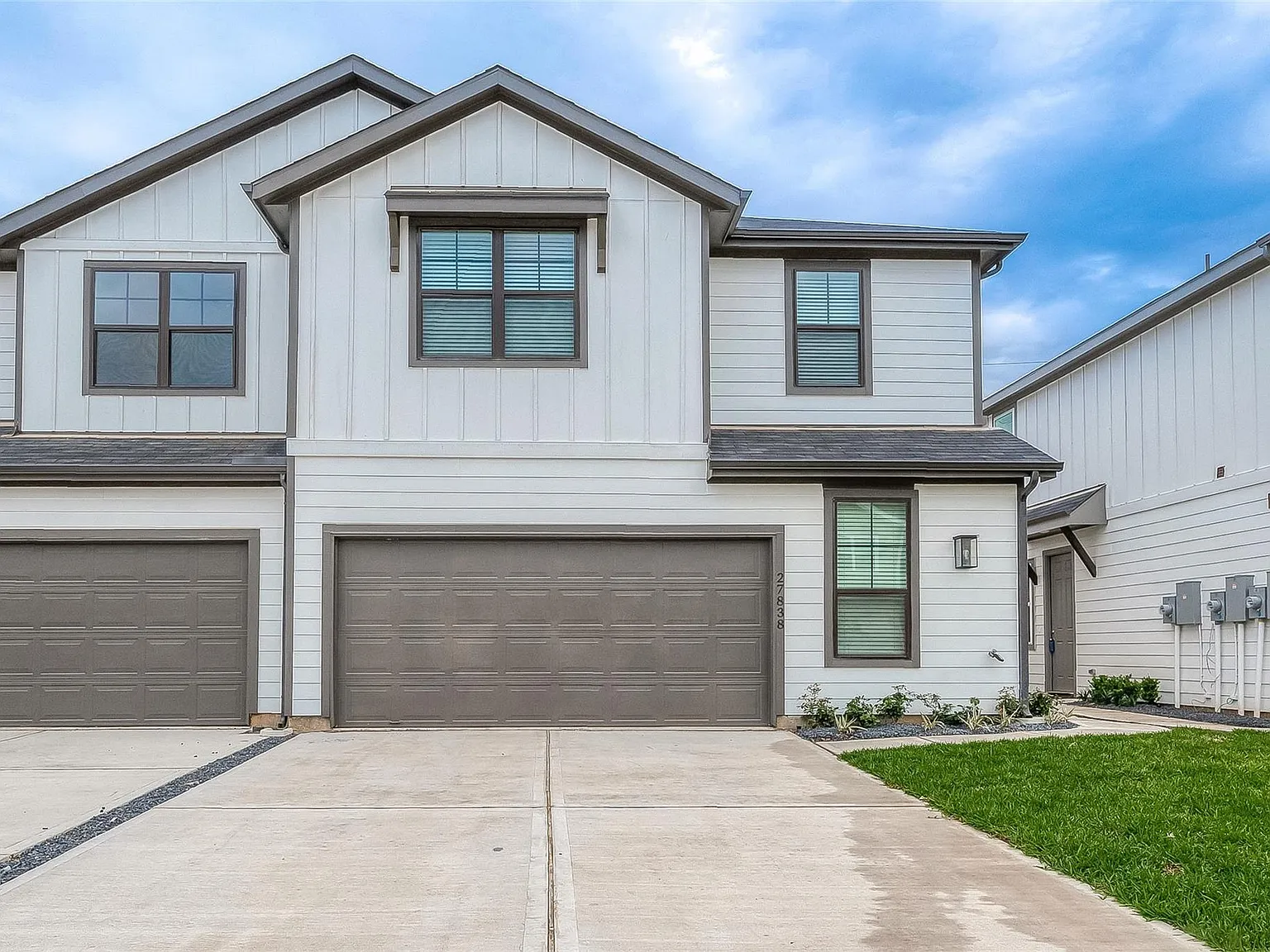 4 bed, 2.5 bath, 2095 sqft, $2,500 — Photo 3