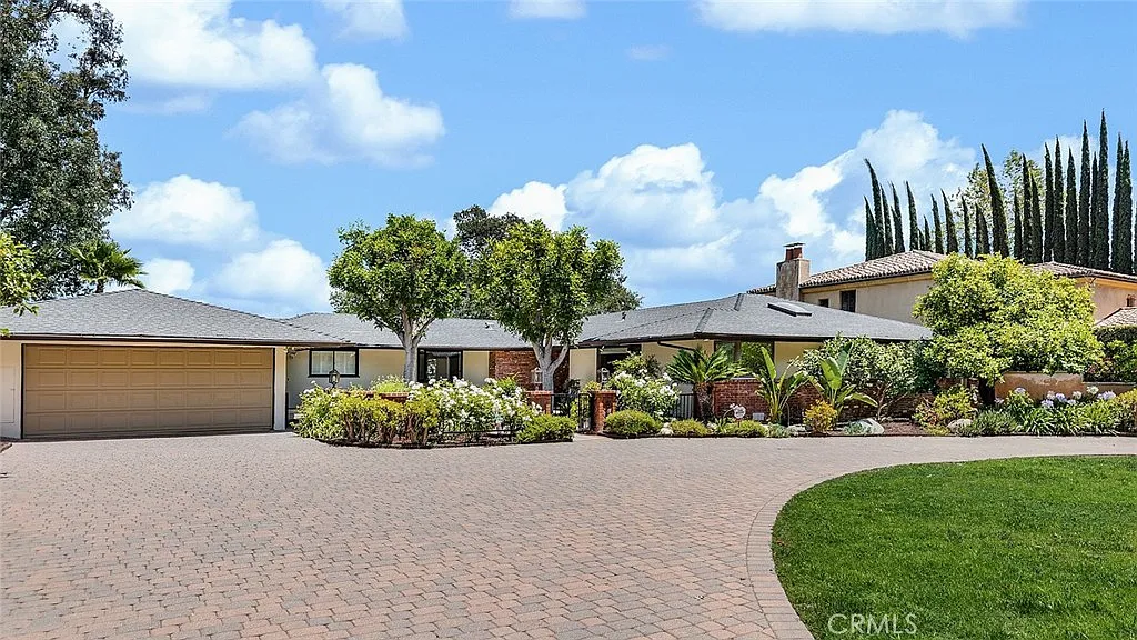 4 bed, 3.5 bath, 2862 sqft, $12,500 — Photo 2