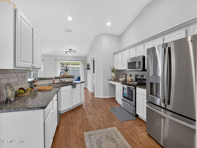 12838 Chets Creek Dr N — Photo 13