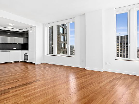 3rd image of 15 William St APT 43I