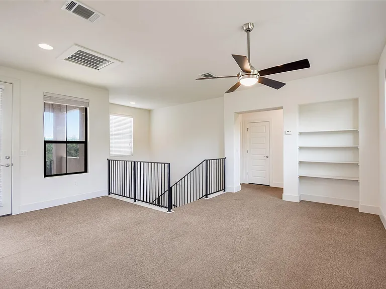 18400 Lakepoint Cv — Photo 24