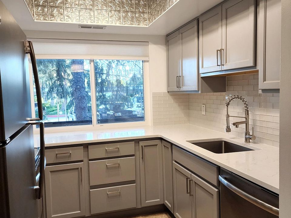 1st image of 4943 S Eastridge Ln APT 131
