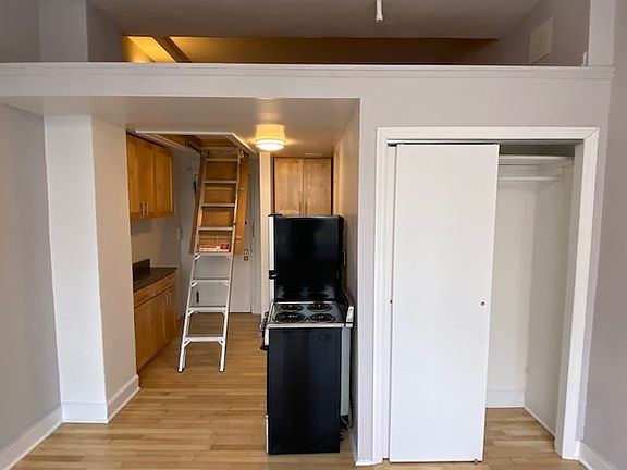 5th image of 223 2nd Ave APT 2L
